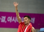 开云平台-林丹在东京的比赛中伤退