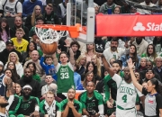 开云体育-关于独行侠完胜步行者，恩比德刷新纪录的信息