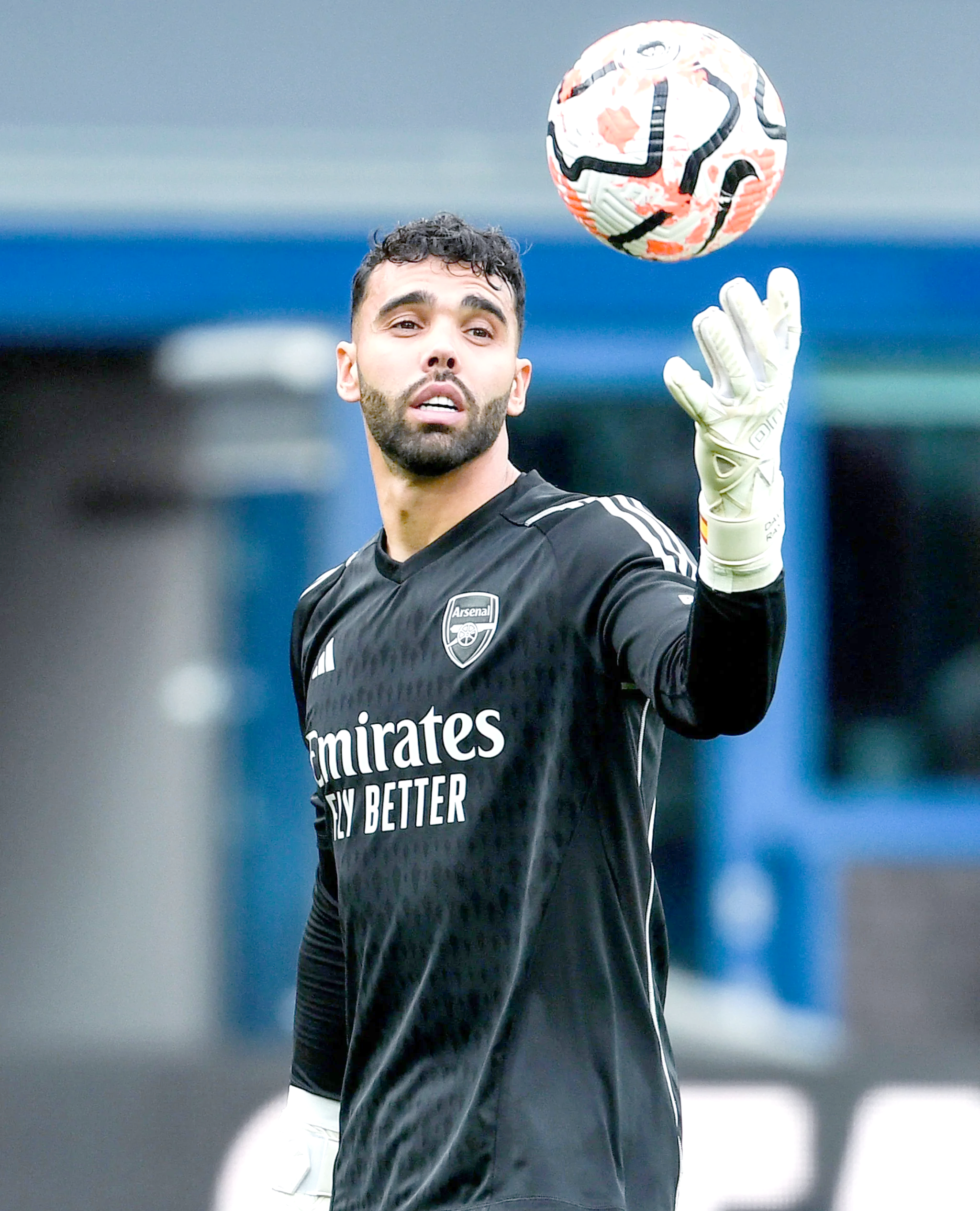 包含阿森纳客场取胜，主帅赞誉士气高涨的词条