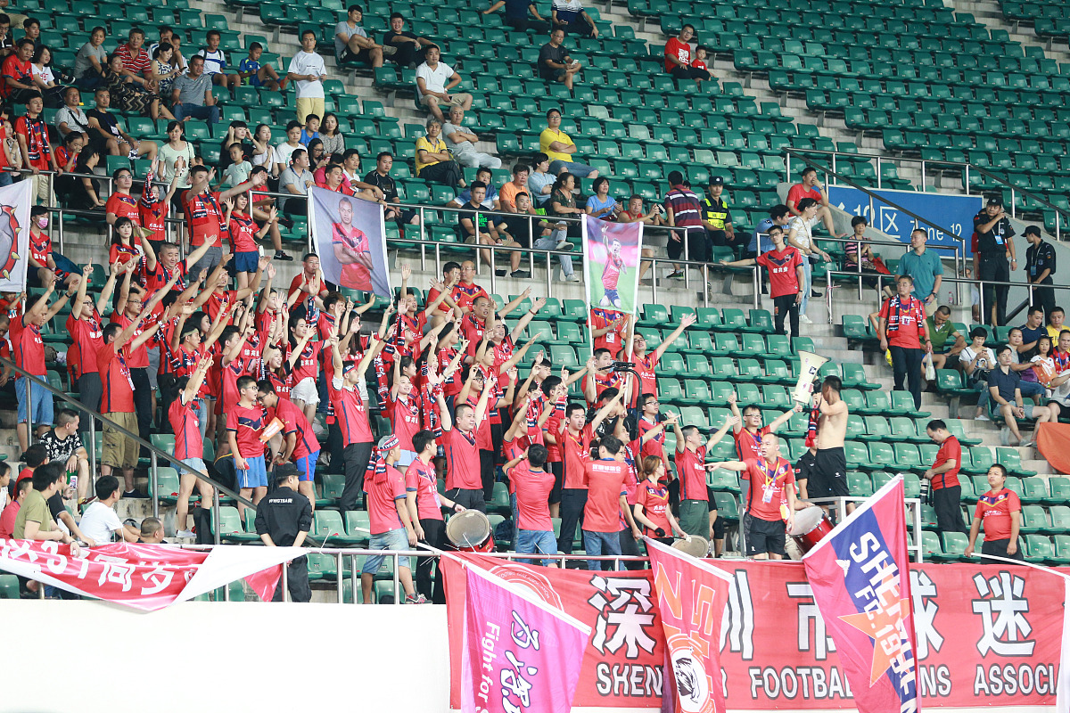 包含球员技术精湛，场上对决令人目不转睛的词条