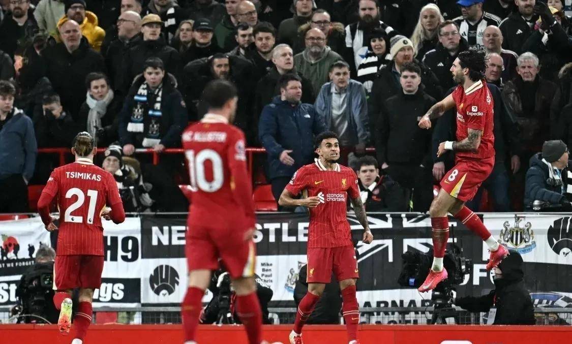 利物浦险胜晋级,英超四强团结求胜 利物浦险胜晋级,英超四强团结求胜