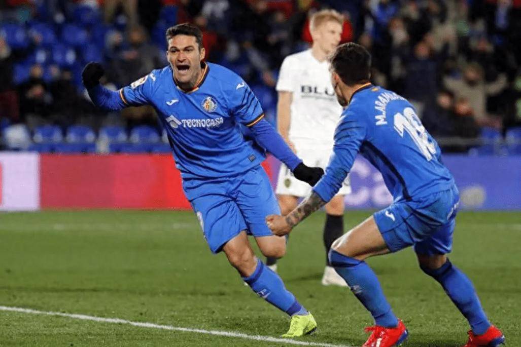 比利亚雷尔击败豪门，引发球迷热议