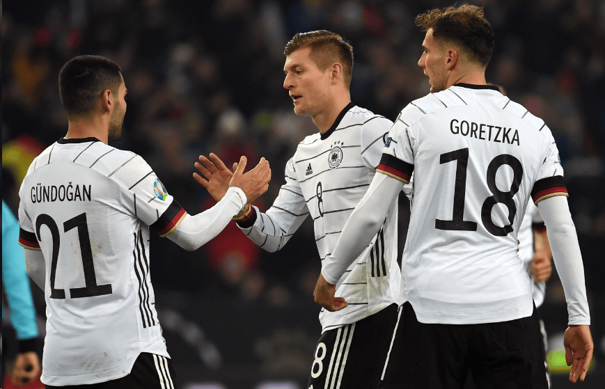 包含优步突飞猛进，欧国联赛中风起云涌的词条