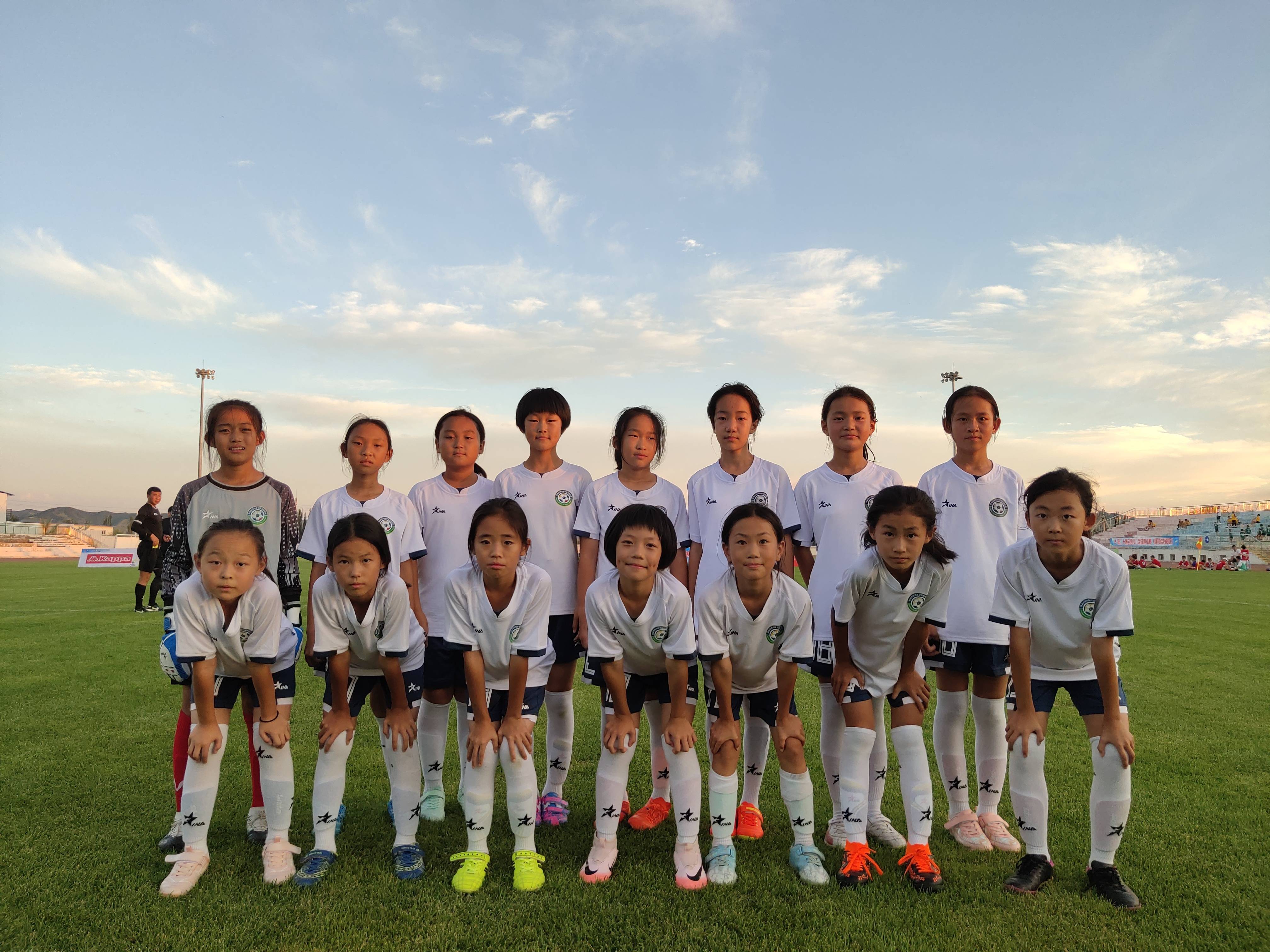 精英球队交锋，实力对比激烈角逐