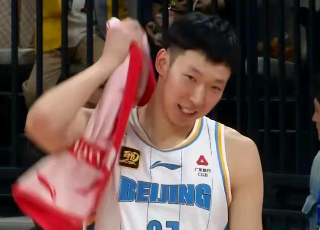 风云再起！昔日篮球传奇宣布复出参加比赛