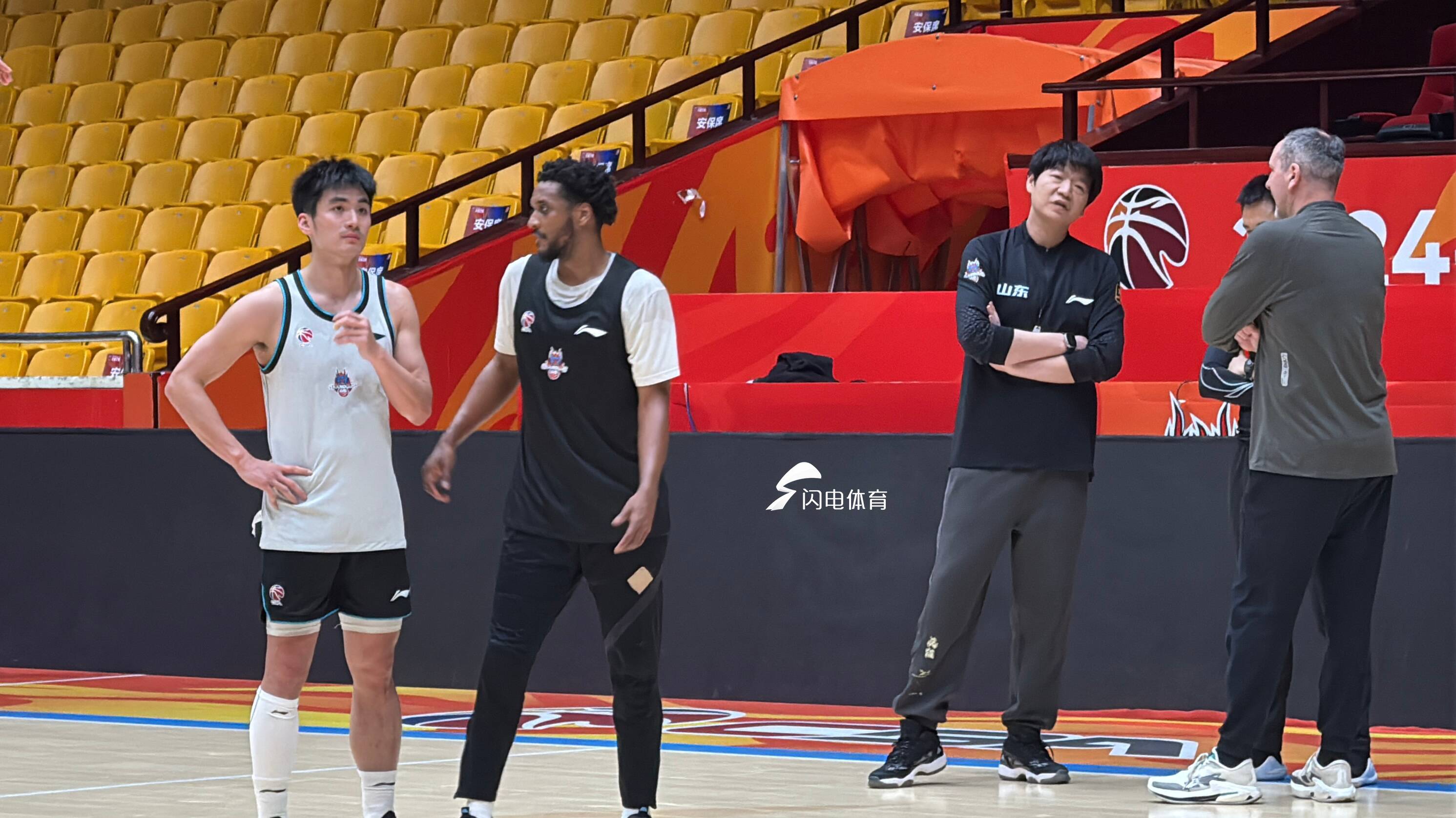 关于广东宏远力挫山东男篮,豪取胜利的信息 关于广东宏远力挫山东男篮,豪取胜利的信息