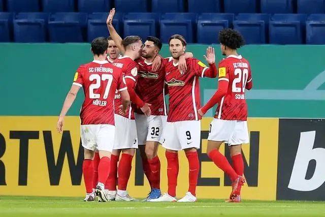 亚特兰大备战对阵莱比锡红牛，谁能成功晋级四强？的简单介绍