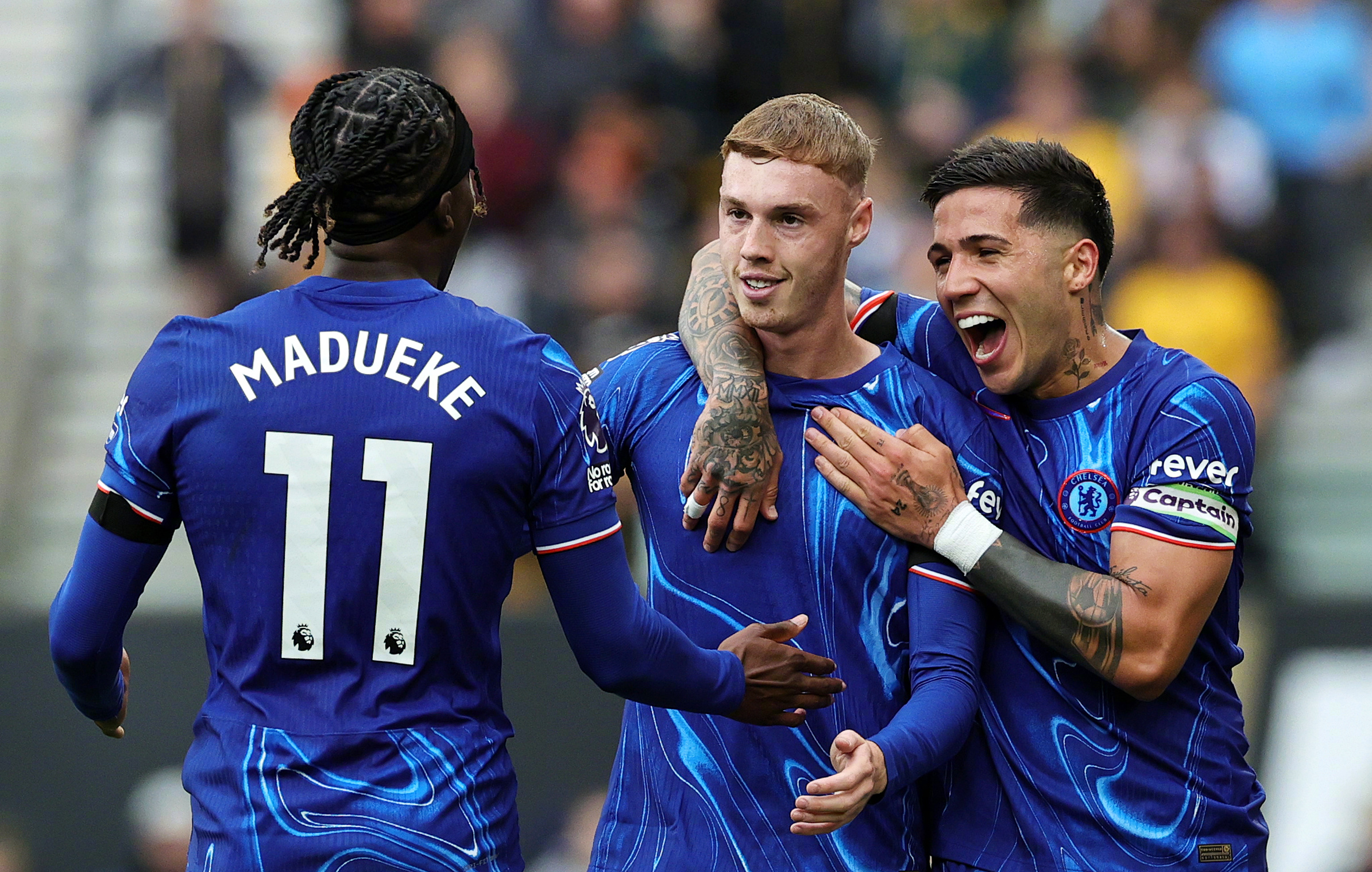 关于狼队大胜对手，英格兰足球联赛赛季亮点频现！的信息