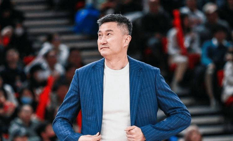 沙尔克战术调整有成效，取得关键胜利的简单介绍