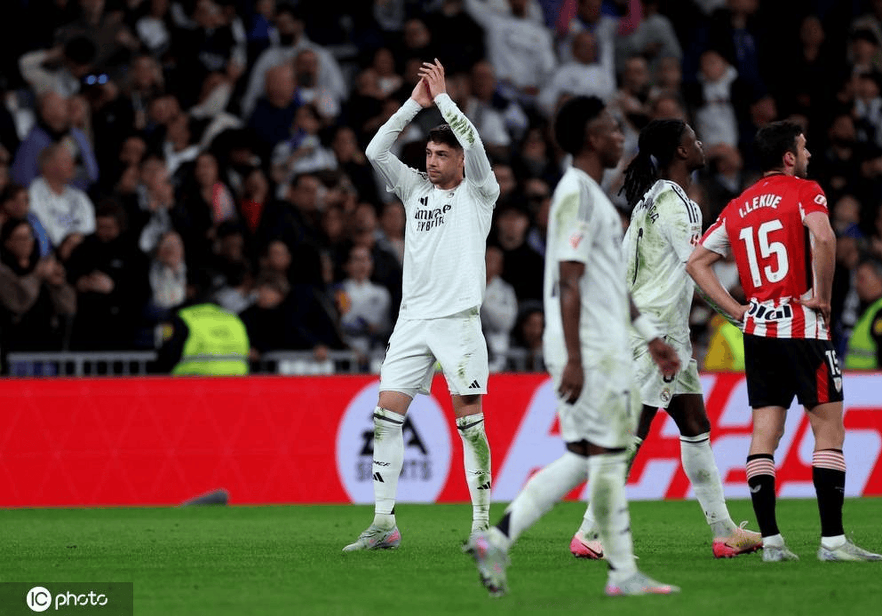 包含皇马主场不敌毕尔巴鄂，遭遇两连败的词条