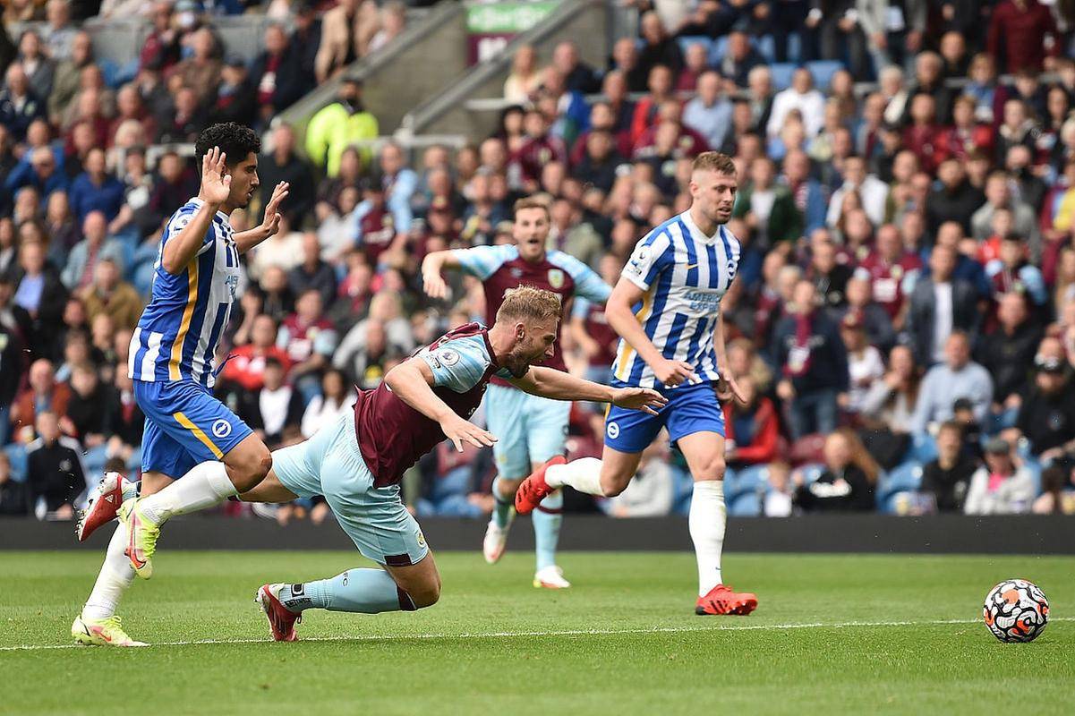 关于英超联赛中场节奏明快，球员身体素质亮眼的信息