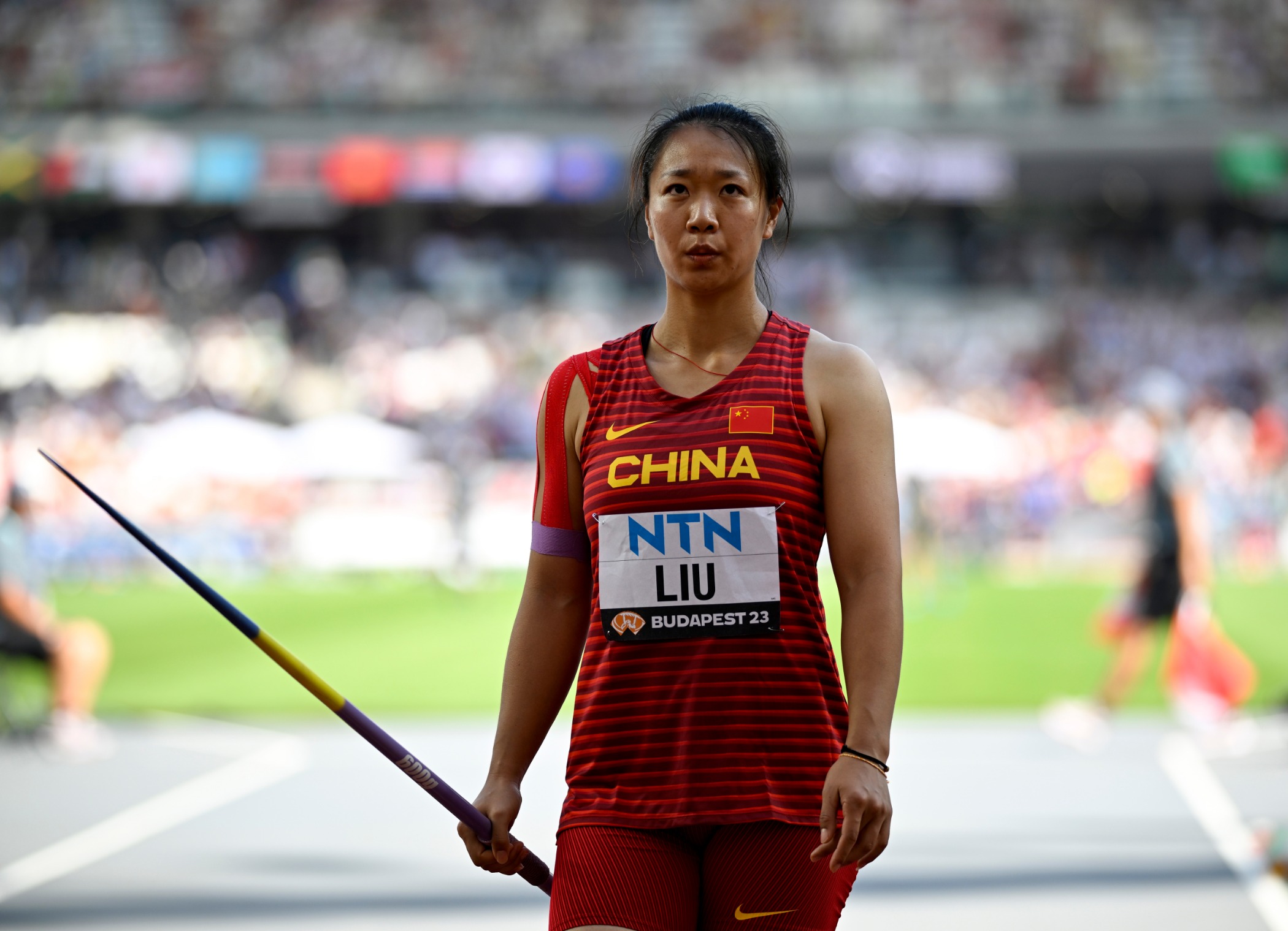 包含田径赛场上中国选手发挥出色，收获满满的词条