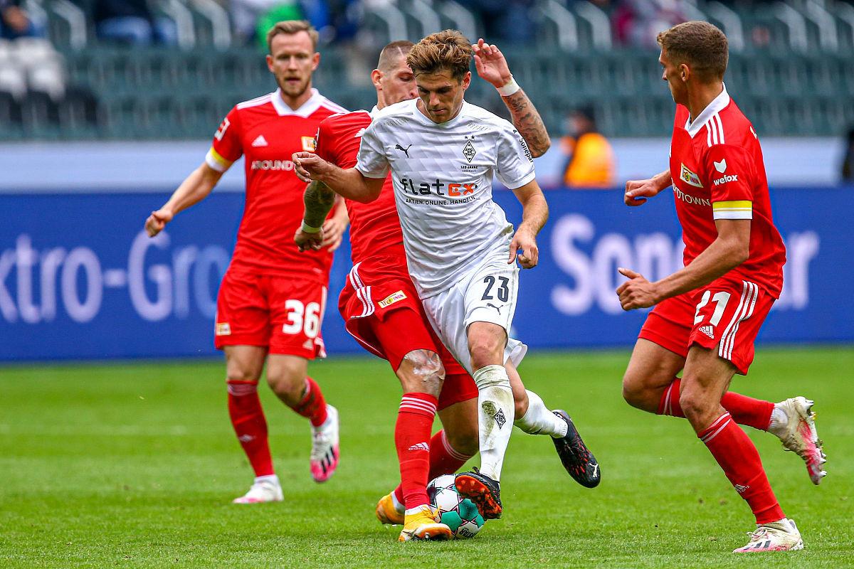 包含沃尔夫斯堡遭遇一败，排名下滑的词条