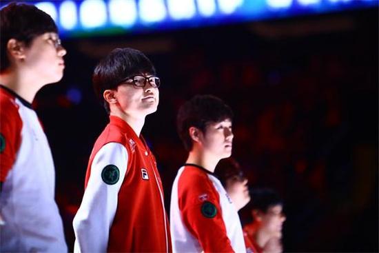 包含揪心紧张的比拼，球队之间的对决尤为扣人心弦的词条