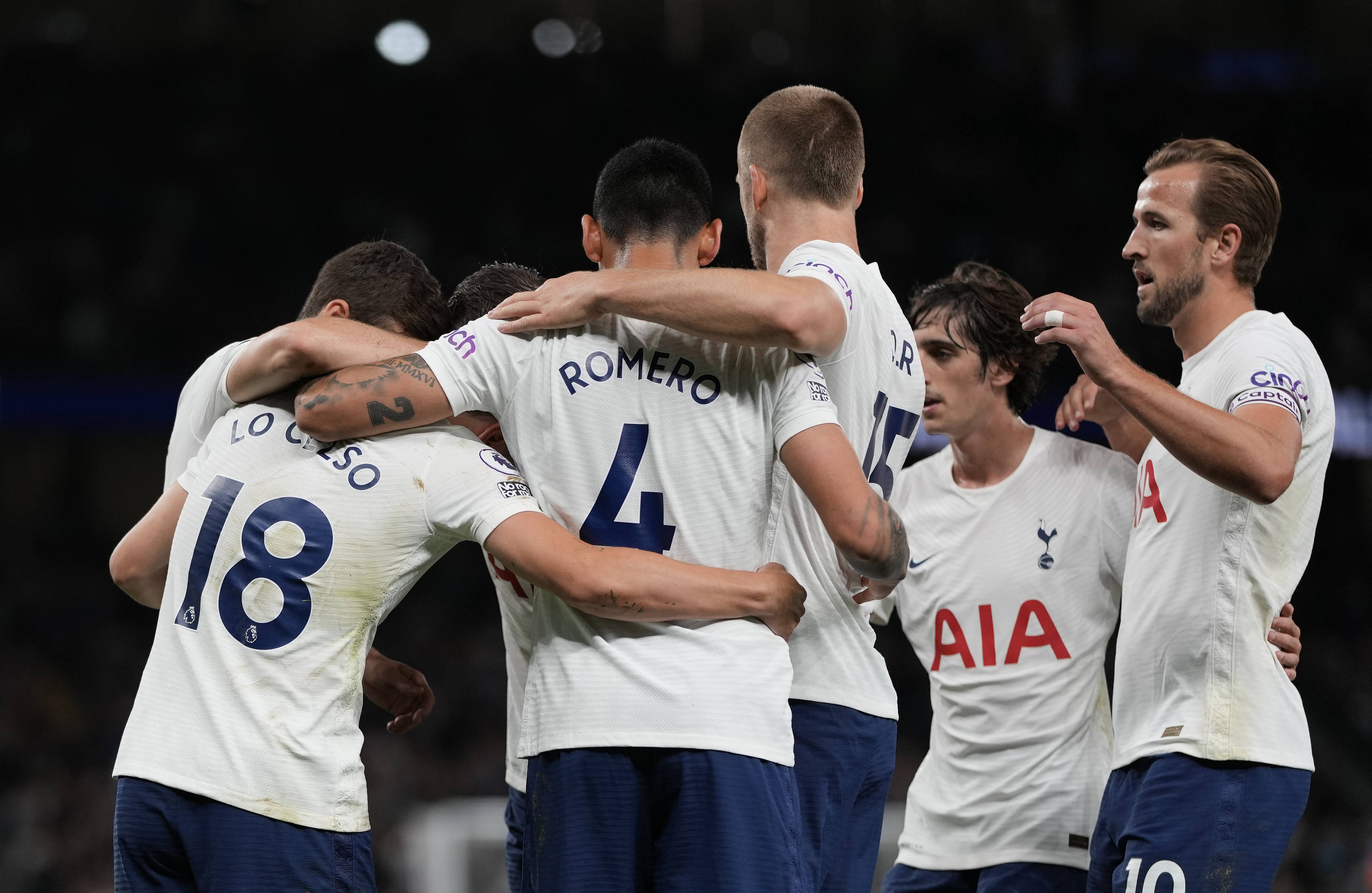 曼联客场取胜热刺双杀对手