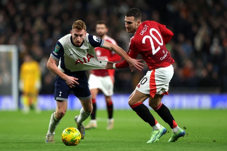 曼联客场取胜热刺双杀对手