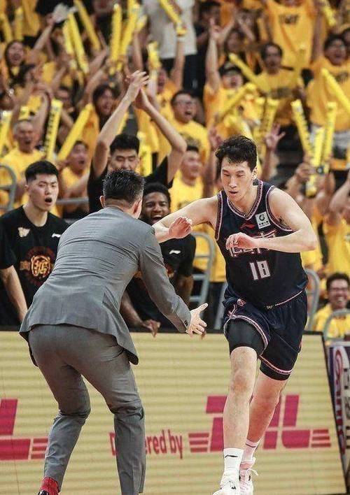 一战成名，外援惊艳表现震撼观众的简单介绍