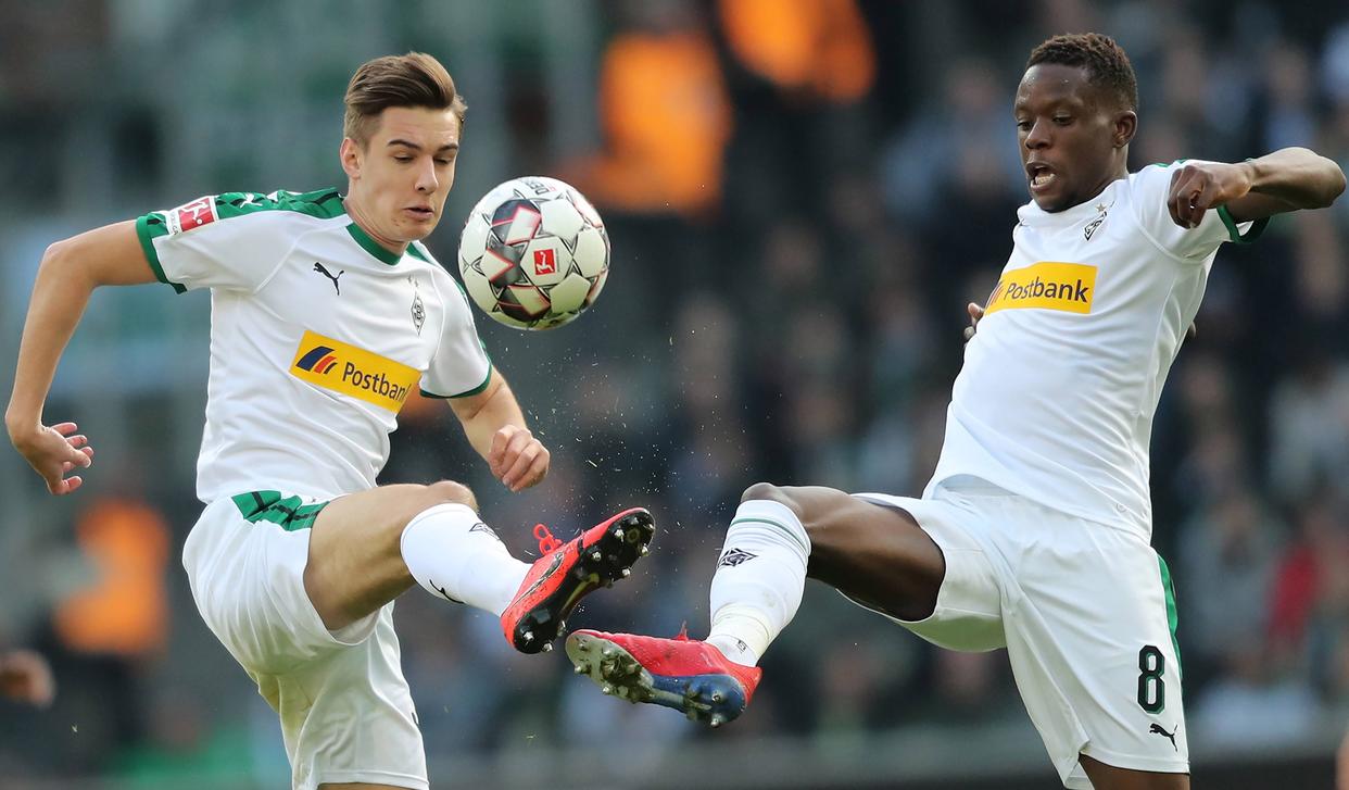 包含沃尔夫斯堡客场不敌对手，遭遇颓势的词条