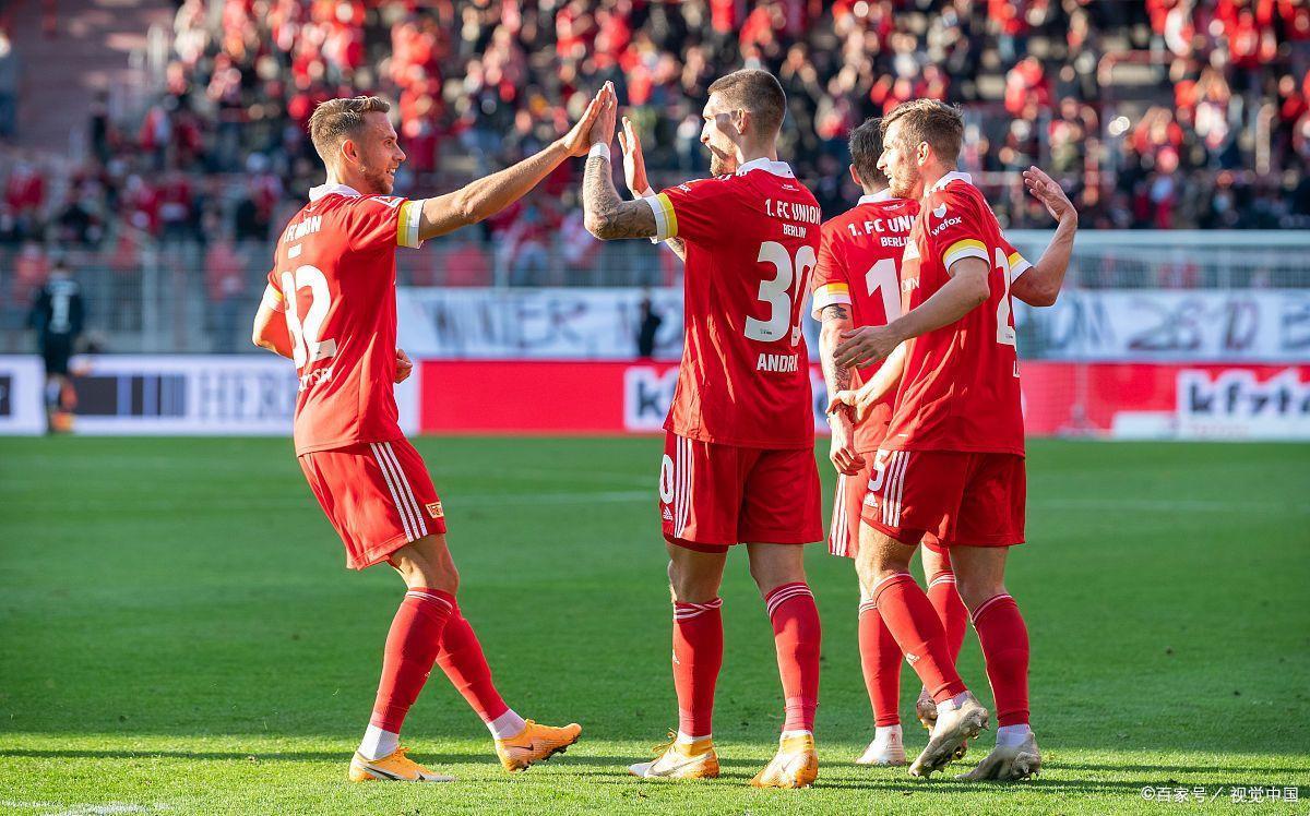 包含沃尔夫斯堡客场不敌对手，遭遇颓势的词条