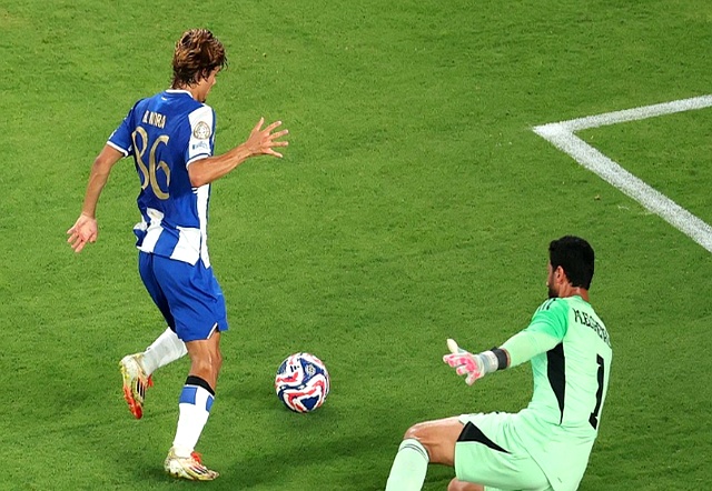 巴塞罗那压哨进球晋级，梅西梦幻破门