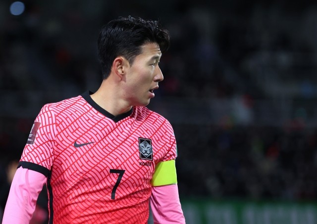 中东代表队交出完美答卷，率先晋级