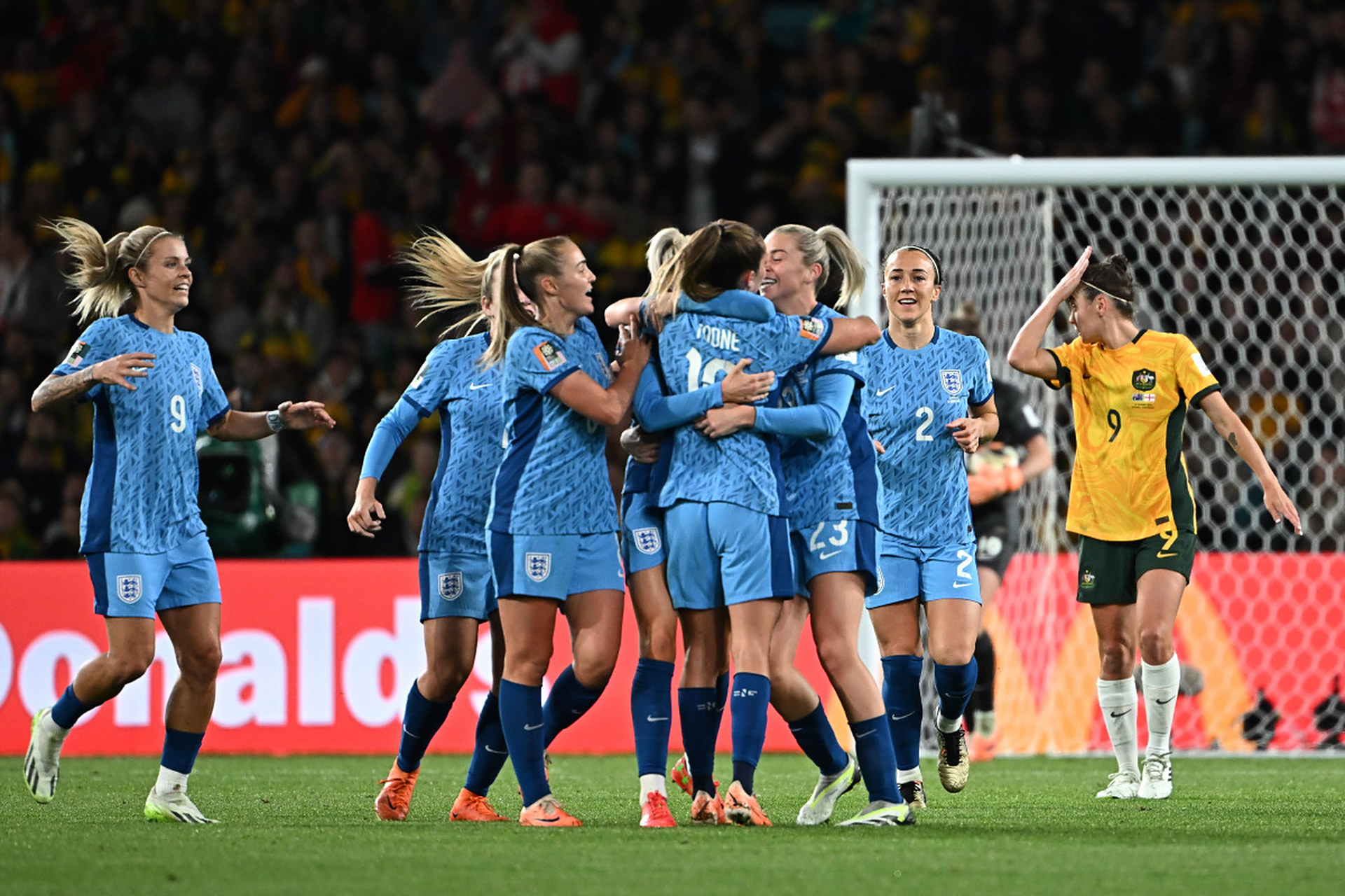 关于英格兰女足获得世界杯季军，荣耀回家的信息