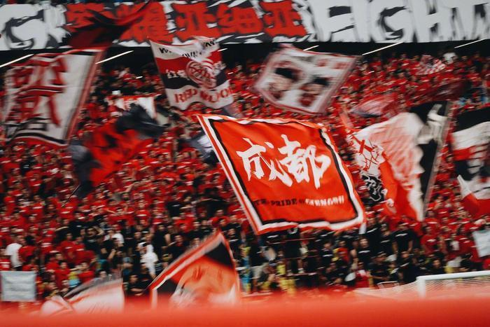 热火球迷狂欢持续庆祝球队胜利