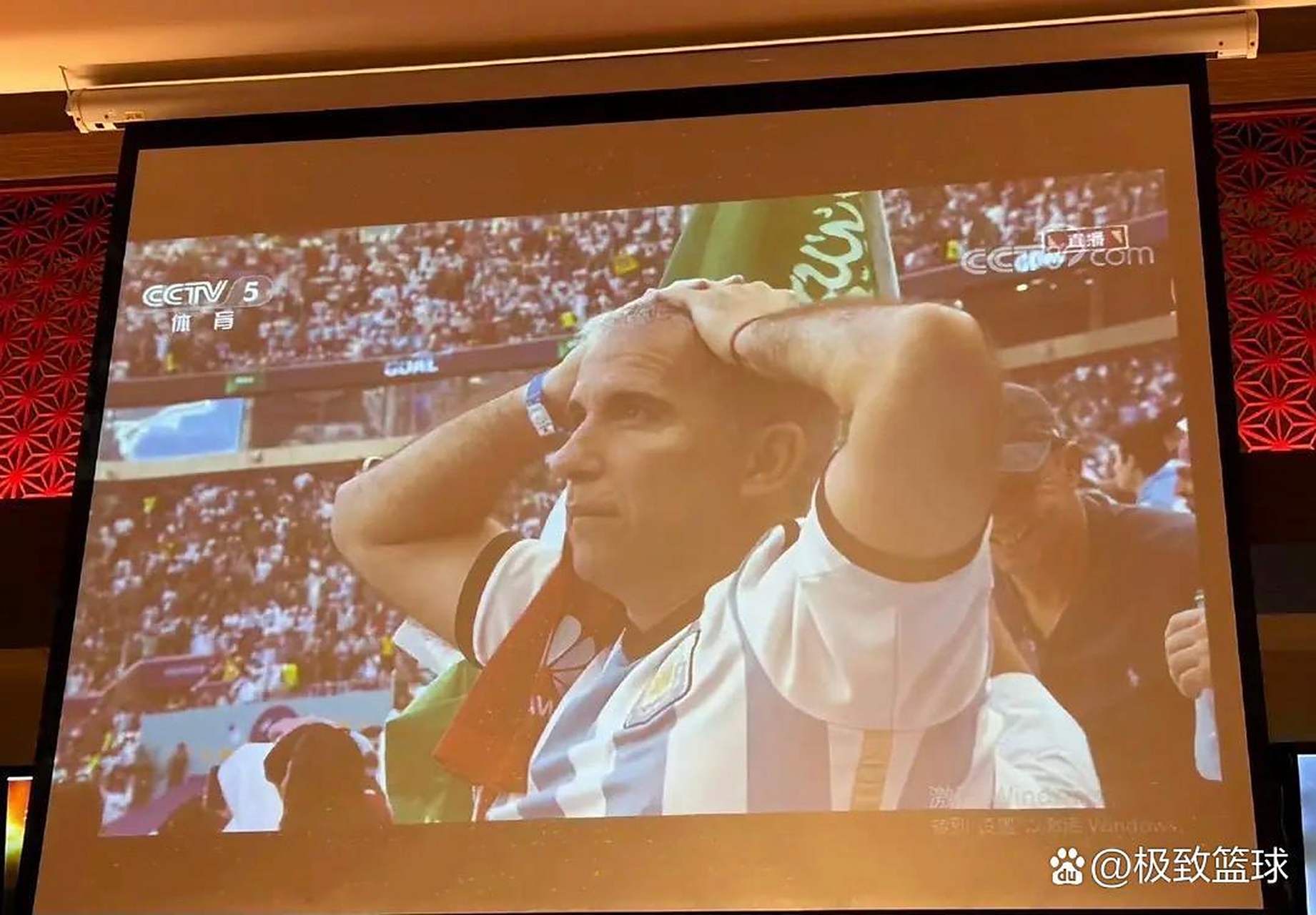 面对国家队，国家队上演悬殊一战