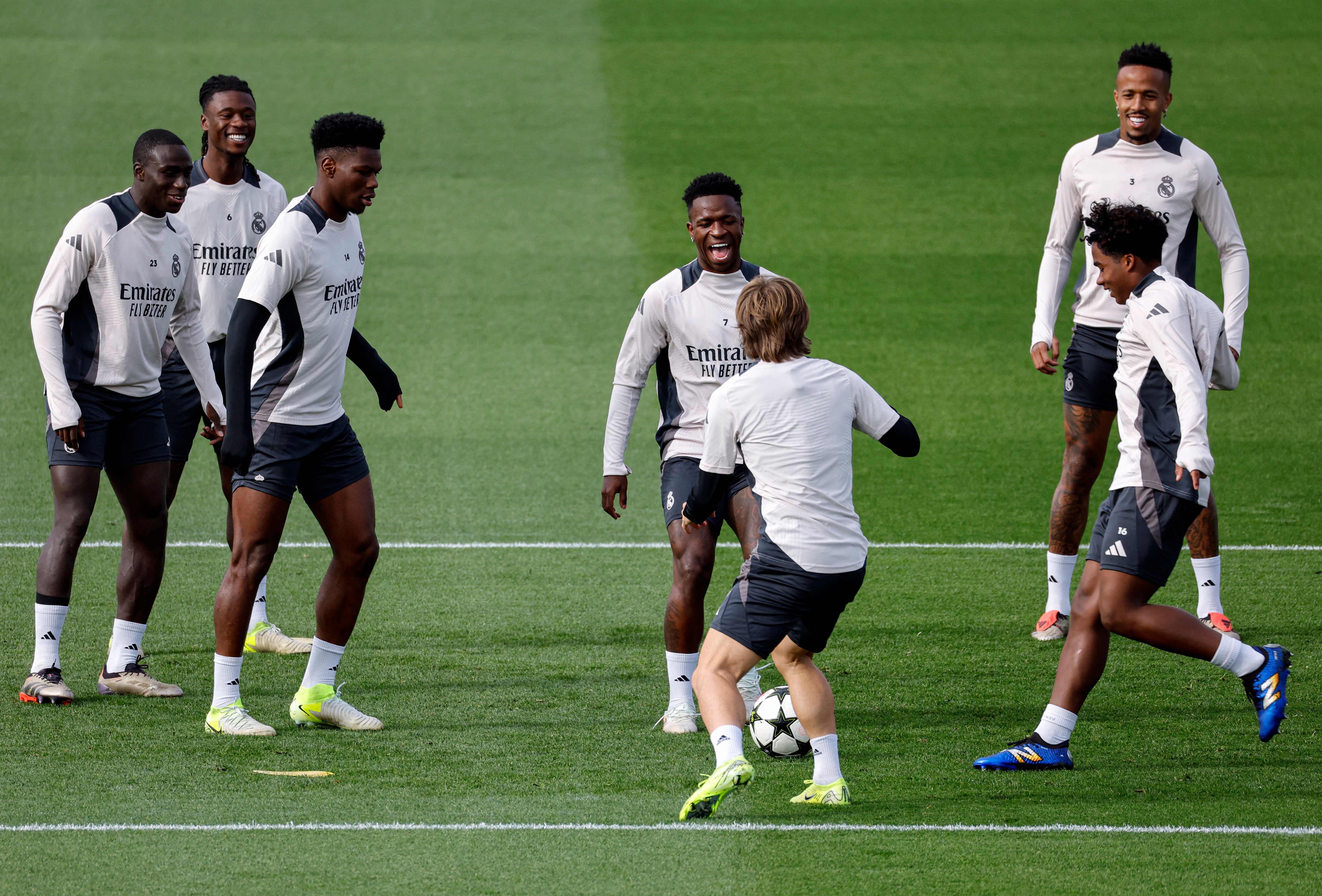 齐达内调整皇马战术，全队备战欧冠