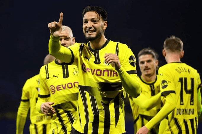 多特蒙德逆袭晋级，强势进军半决赛的简单介绍