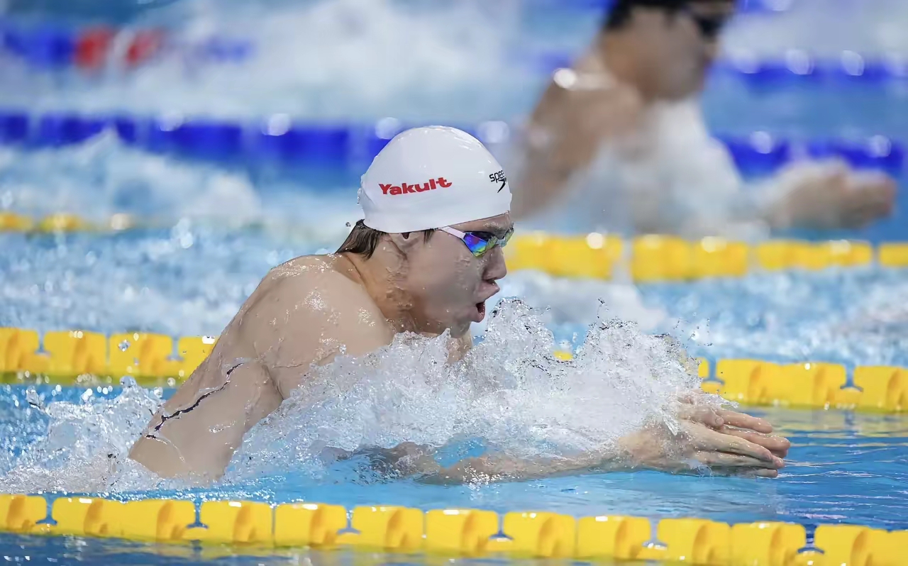 包含爱沙尼亚游泳选手刷新世界最快的词条