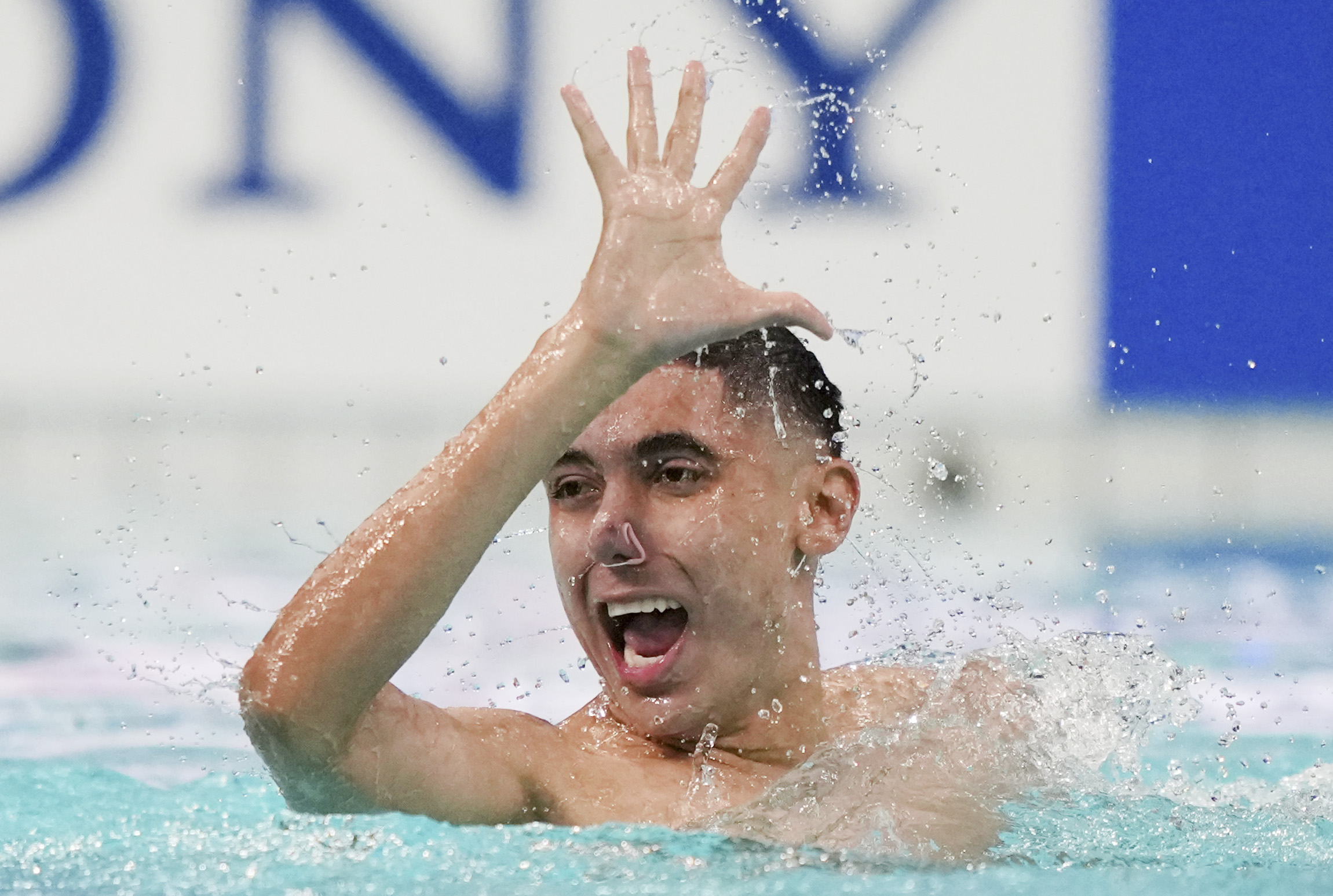 包含爱沙尼亚游泳选手刷新世界最快的词条