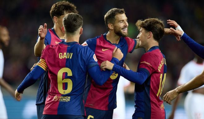 那不勒斯锋线频频越位，严重影响球队进攻