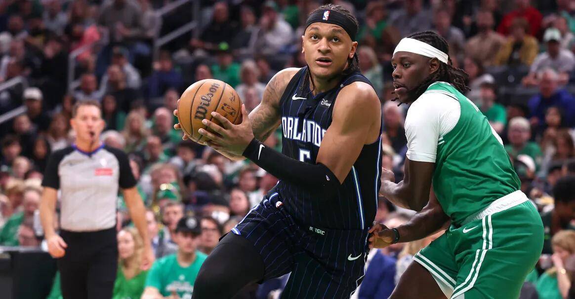 包含凯尔特人队坐拥主场，凭借团队配合夺得宝贵胜利的词条