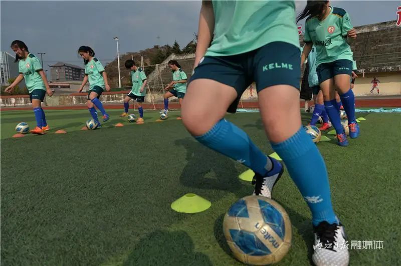 捷克女足卫冕冠军集结备战新赛季比赛的简单介绍