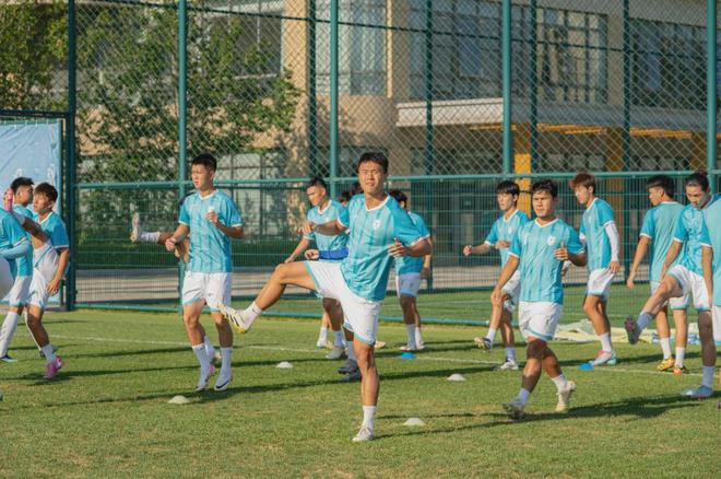 大连一方俱乐部球员备战下场比赛心情高涨的简单介绍