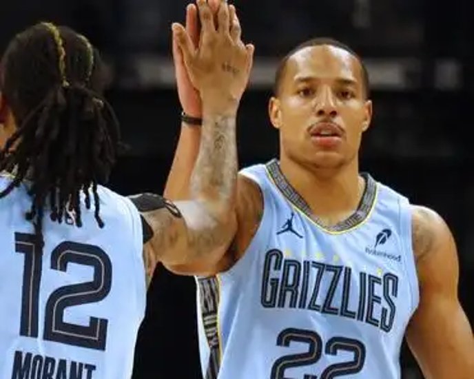 雄鹿逆转灰熊，米德尔顿爆发砍下分