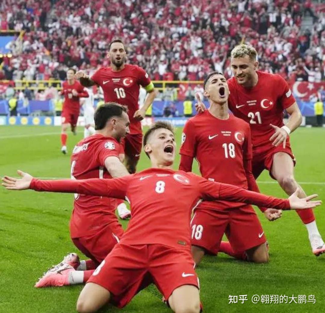 前锋惊艳一脚世界波，赢得掌声连连！