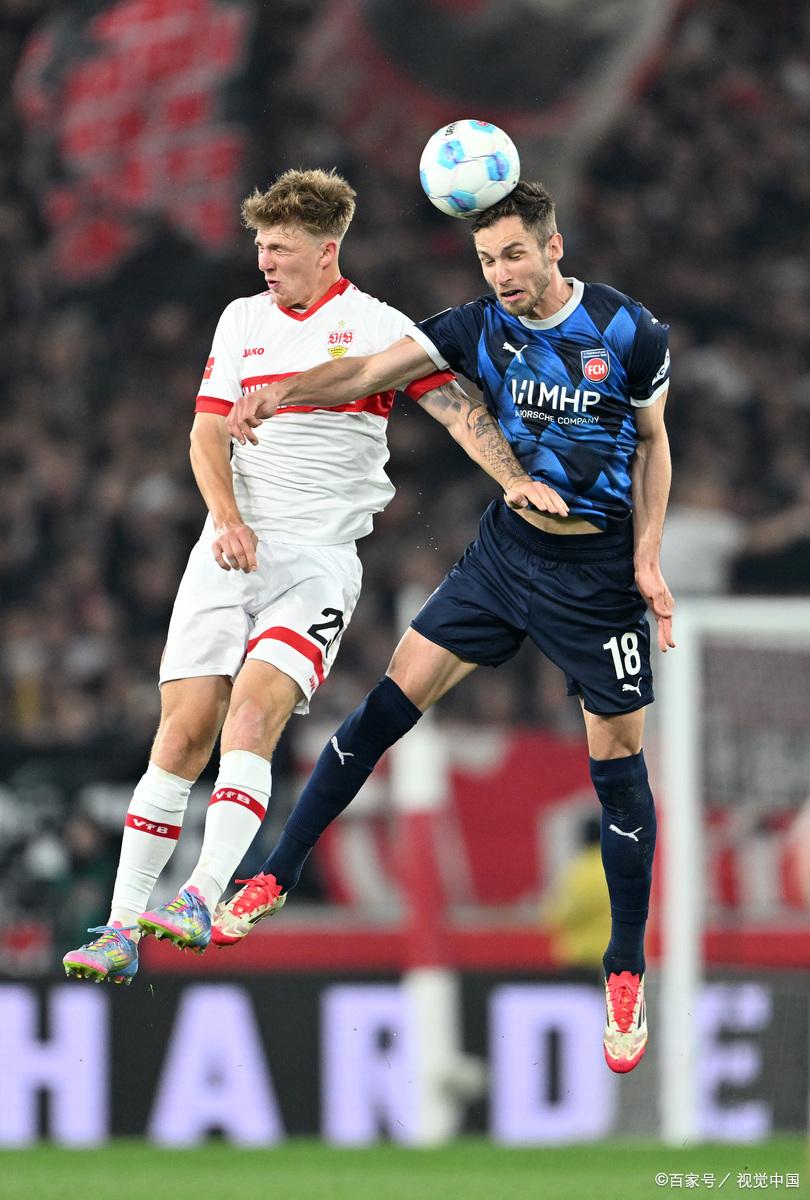 包含奥格斯堡士气高涨，成功逆转战胜对手的词条