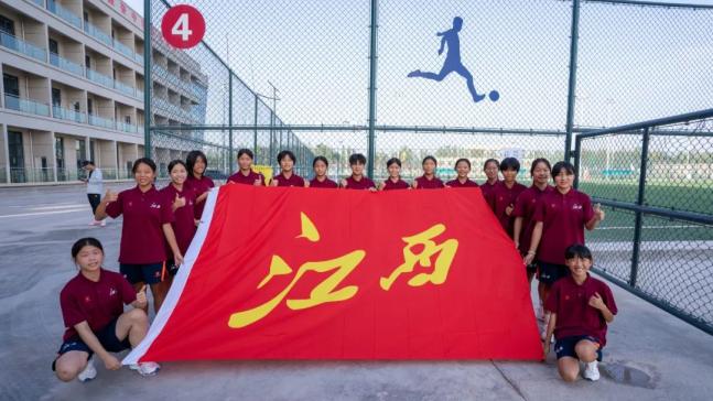 江西队大比分胜出，队员欢欣鼓舞