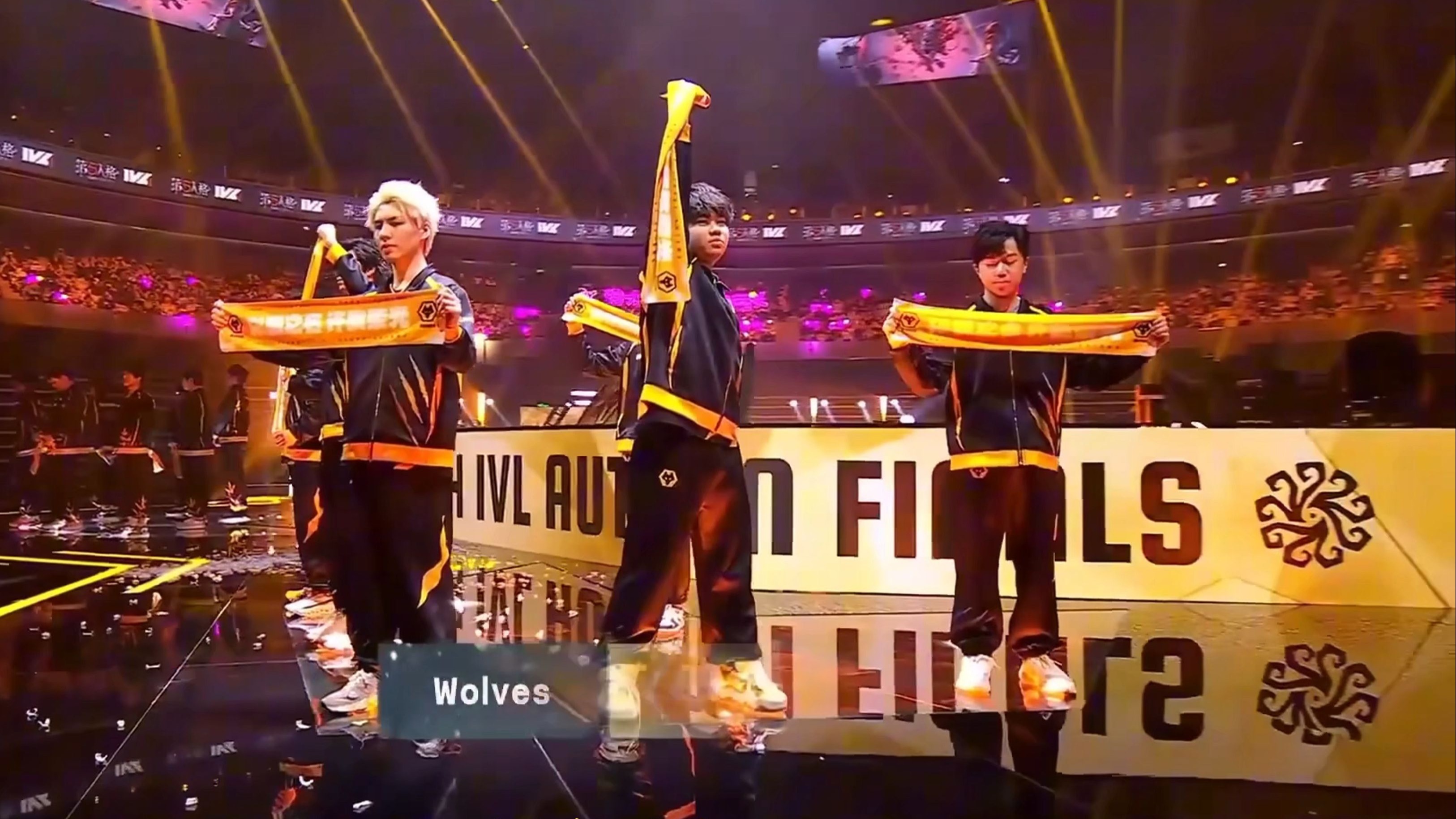 CLG力克SHR，Crisp成为全场焦点全球总决赛3:1（成都）