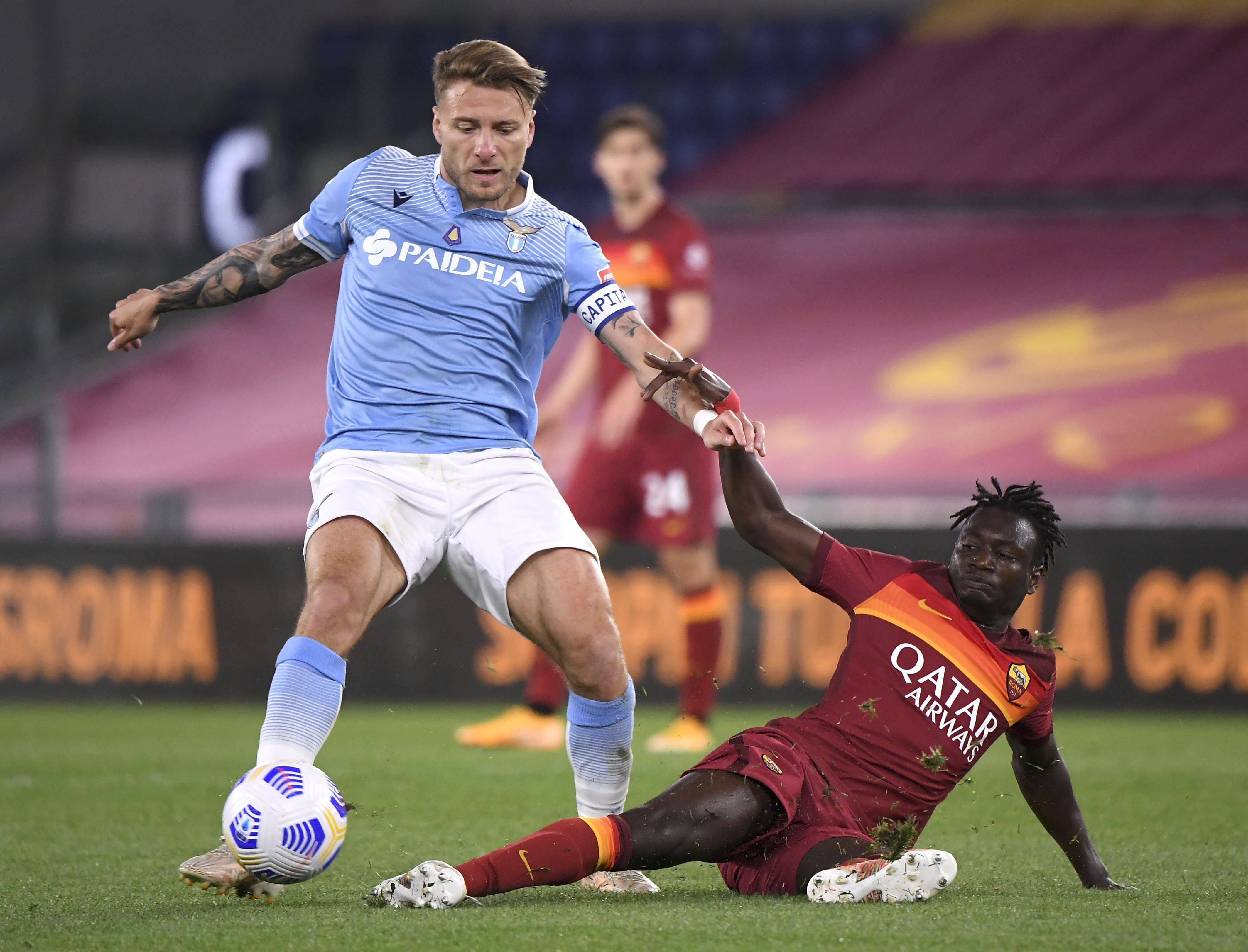 阿贾克斯展现实力，大胜对手取得胜利