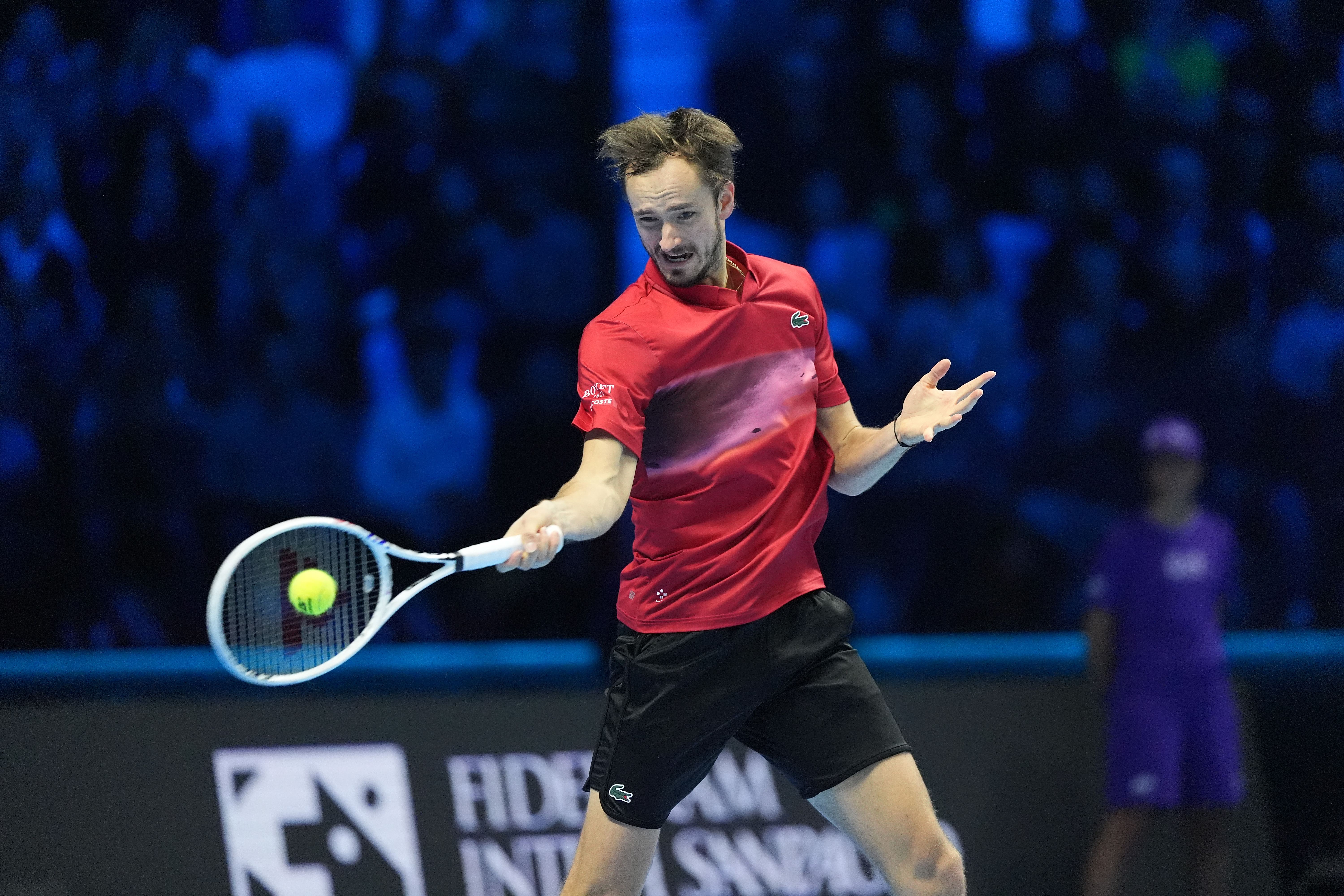 日本网球队横扫美国网球队，梅德韦杰夫绝境逆转的简单介绍