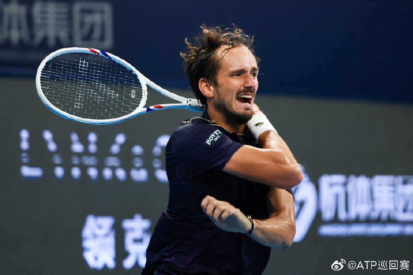 日本网球队横扫美国网球队，梅德韦杰夫绝境逆转的简单介绍