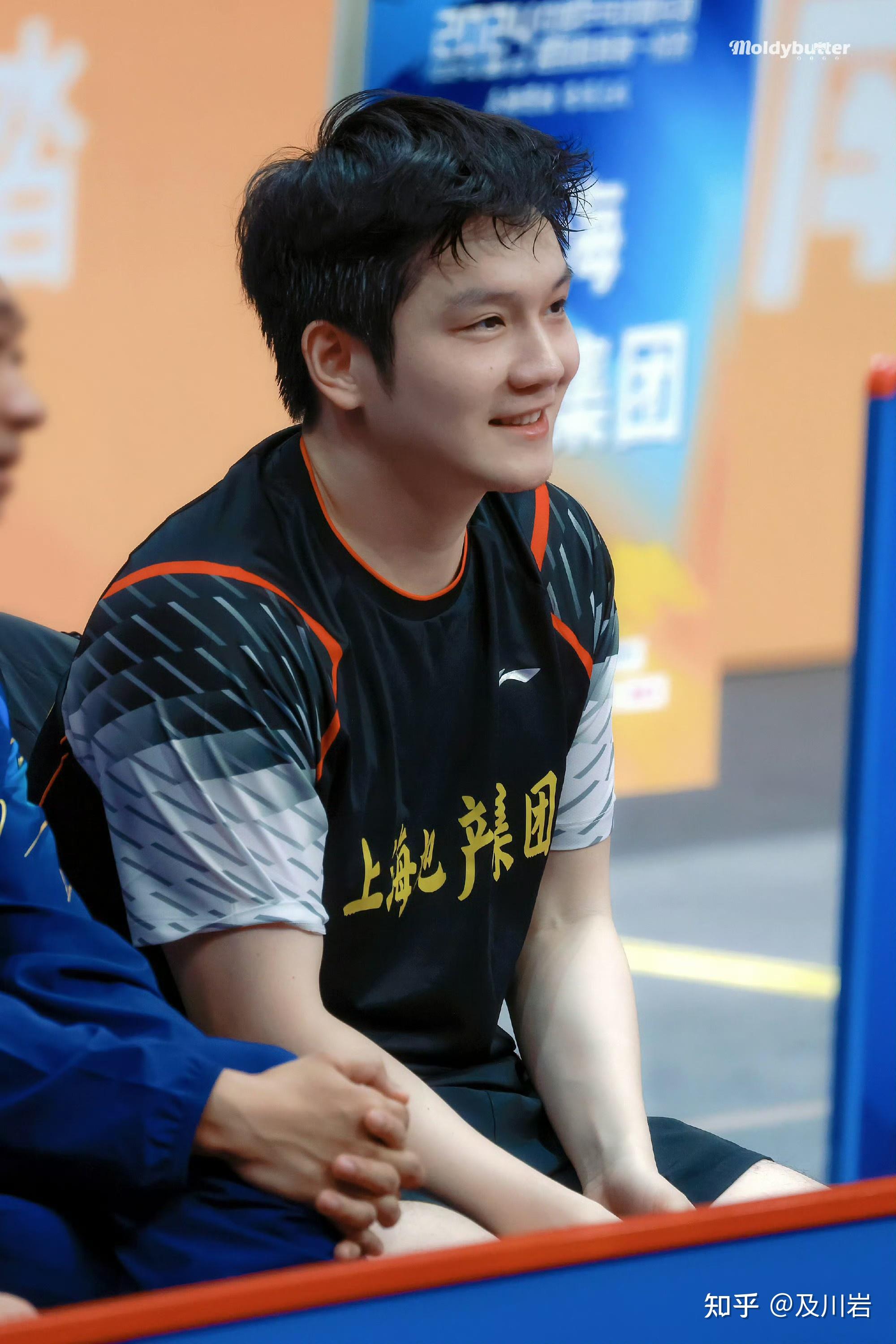 关于瑞典乒乓球队力克比利时乒乓球队，樊振东统治全场的信息