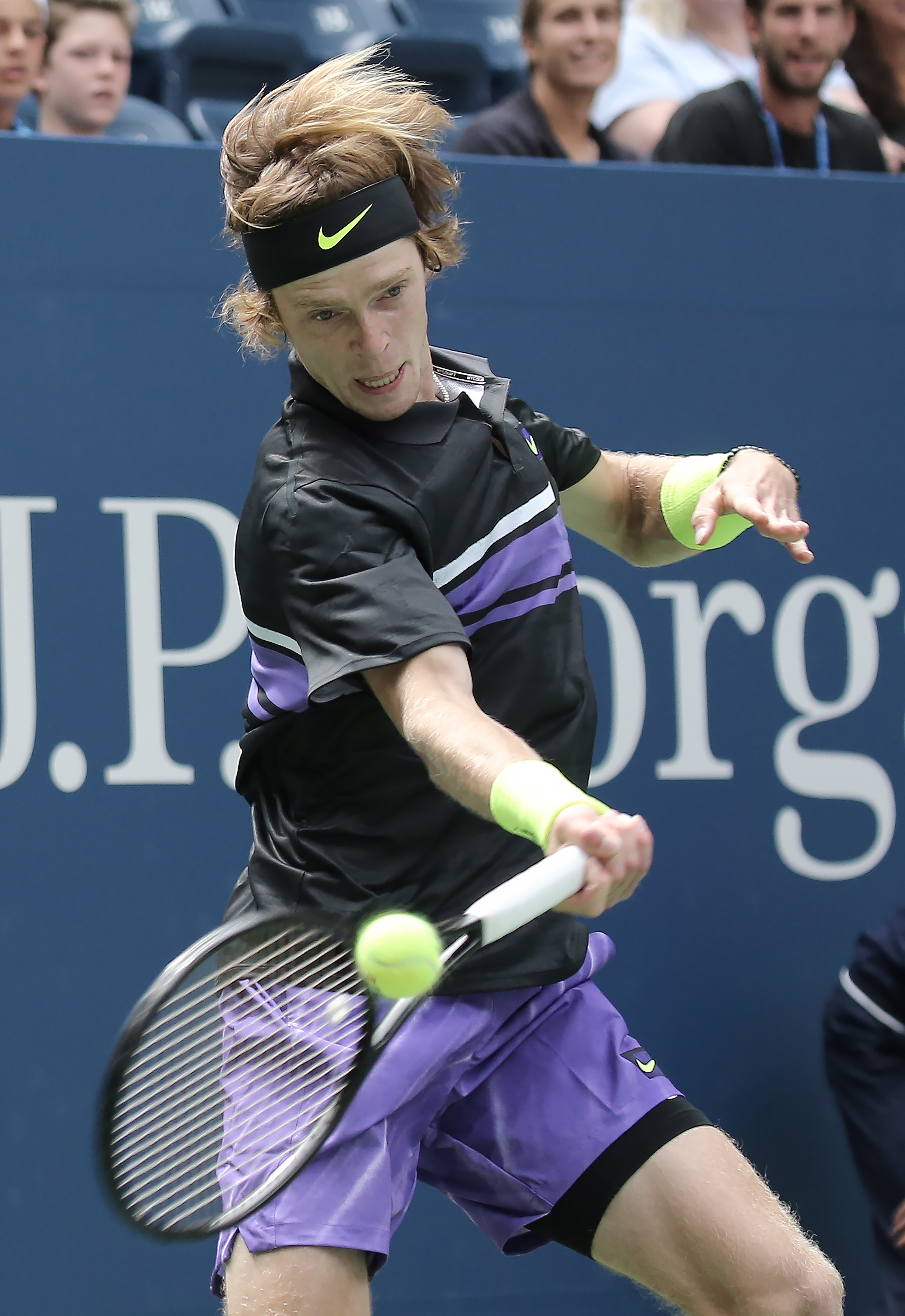 日本网球队力克法国网球队，西西帕斯惊艳世界的简单介绍