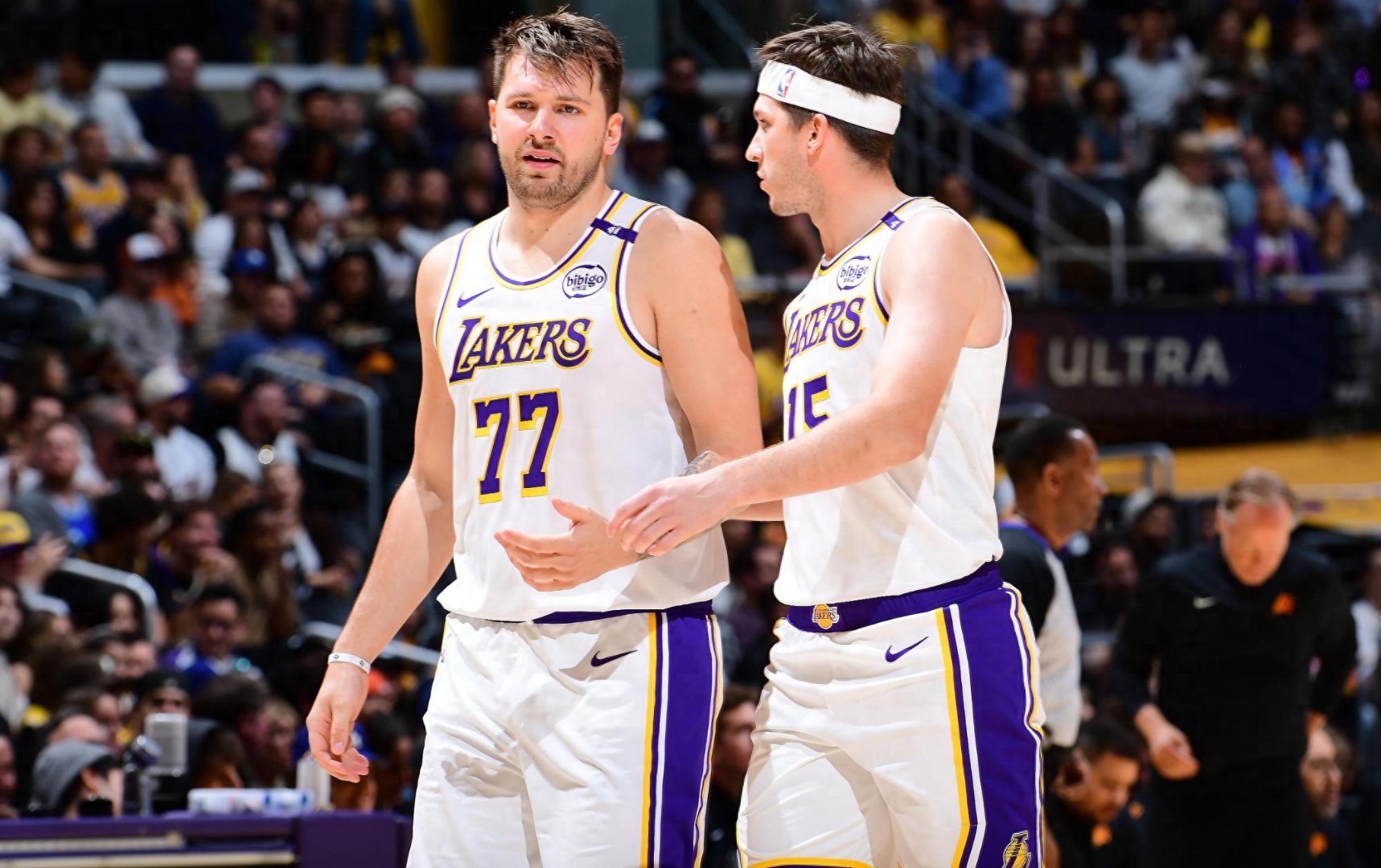 塞尔维亚男篮鏖战雄鹿，波尔津吉斯高光表现的简单介绍