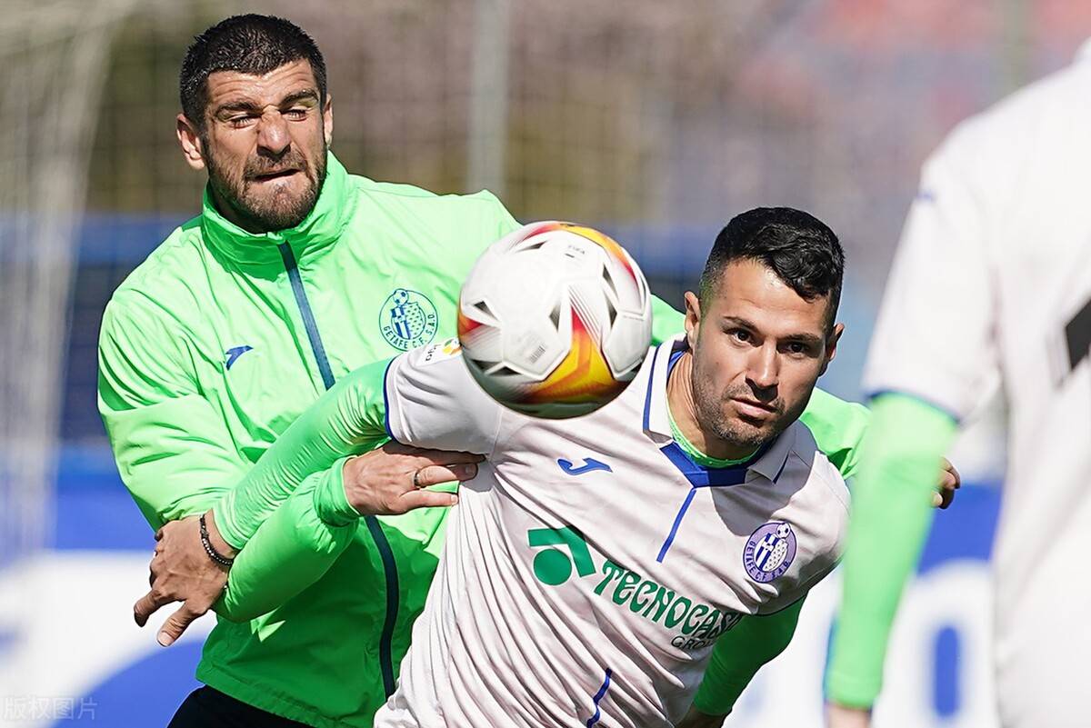 里昂翻盘塞维利亚，埃尔林绝境逆转的简单介绍