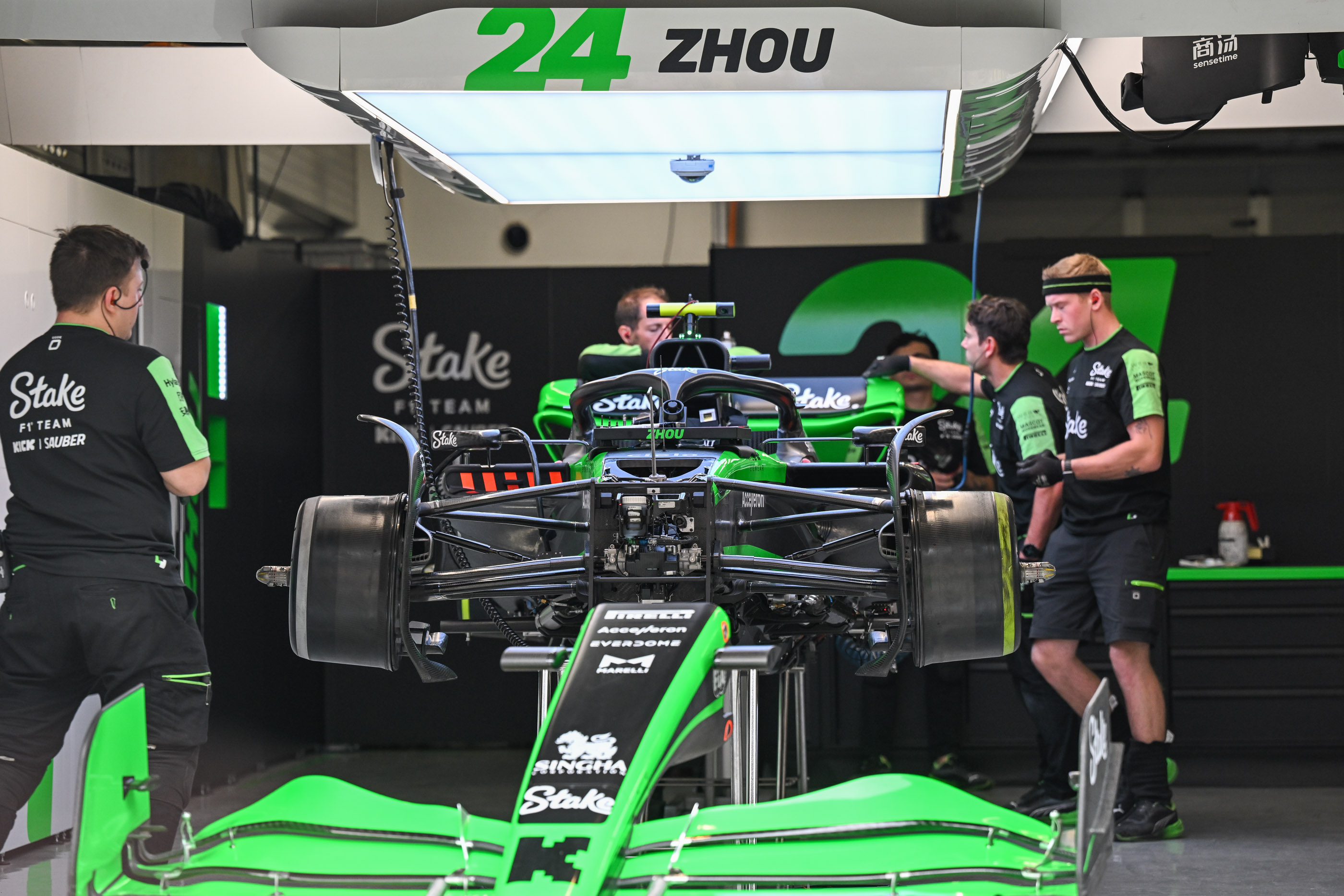 哈斯车队翻盘红牛二队，周冠宇扛起全队的简单介绍