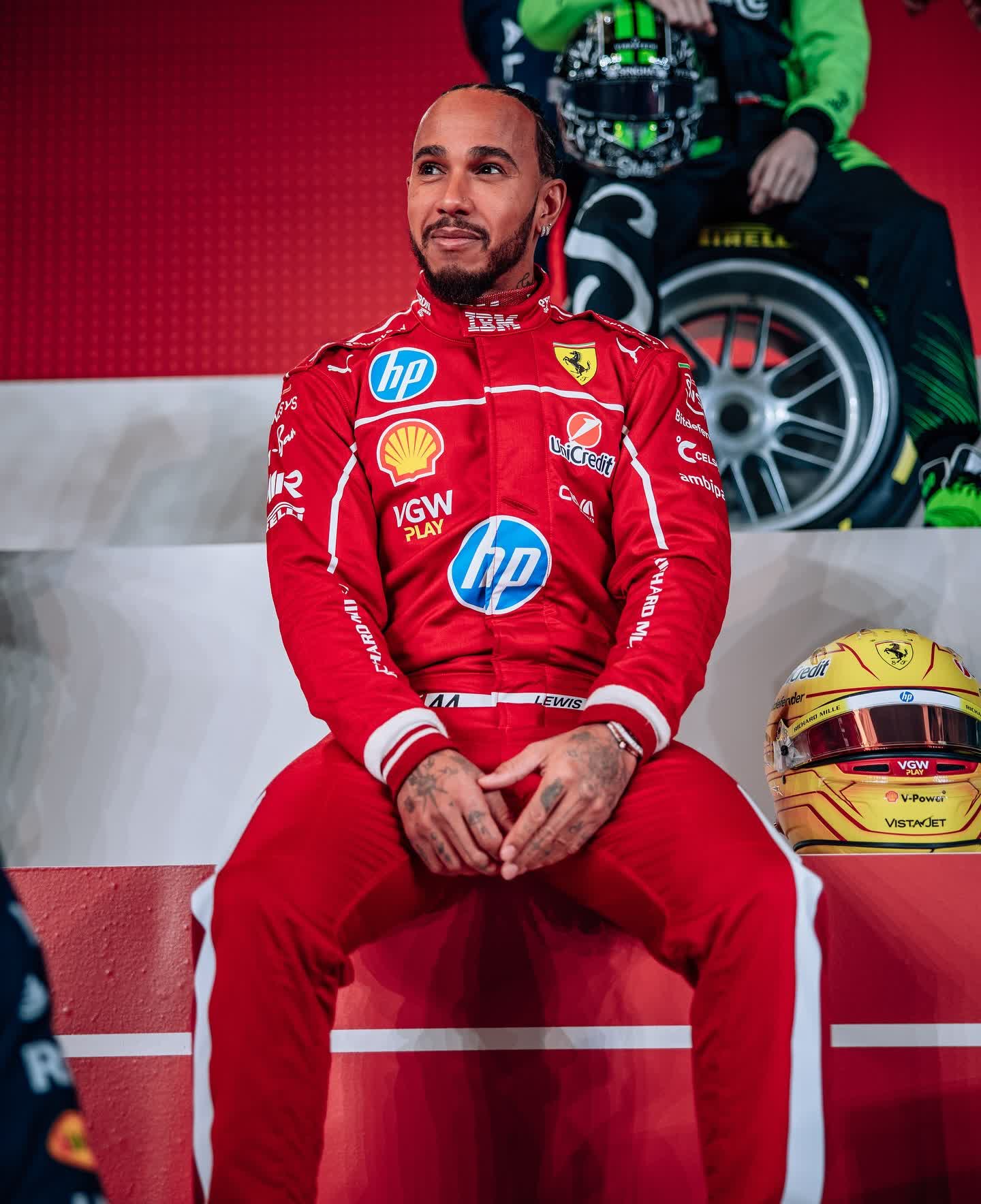 哈斯车队轻取阿斯顿马丁,汉密尔顿点燃赛场 哈斯车队轻取阿斯顿马丁,汉密尔顿点燃赛场